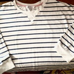 Navy Daniels Women's Striped Crew Neck Sweater